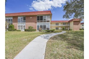 56 Woodland Drive 201, Vero Beach