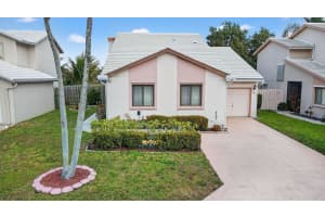 6049 Strawberry Lakes Circle, Lake Worth