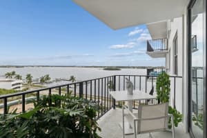 3800 Washington Road 909, West Palm Beach