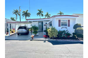 3332 Broadway Street, Hollywood