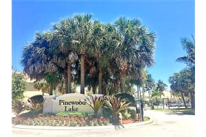 1182 Pinewood Lake Court 1182, Greenacres