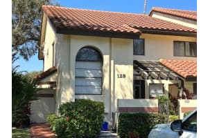 10415 S Circle Lake Drive 201, Boynton Beach