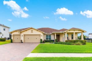 962 Castaway Court, Loxahatchee
