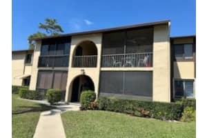 236 Pine Hov Circle D-2, Greenacres