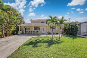 1400 Cardinal Lane, Lantana