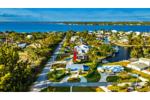 247 Sw Riverway Boulevard, Palm City