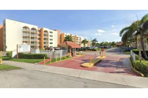 7000 Nw 186th Street 4-316, Hialeah