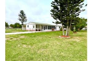 1303 Jordan Loop, Okeechobee