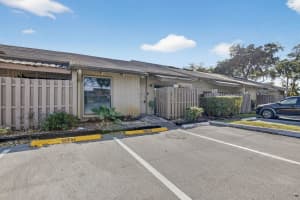 8042 Sw 21st Place 8042, Davie