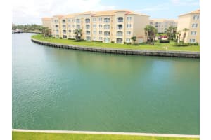 18 Harbour Isle Drive W 303, Fort Pierce