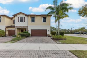 4622 Belgian Lane, Davie