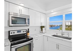 3212 S Ocean Boulevard 404-a, Highland Beach