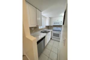 1501 Crescent Circle A6, Lake Park