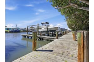 3206 S Lakeview Circle 1105, Hutchinson Island