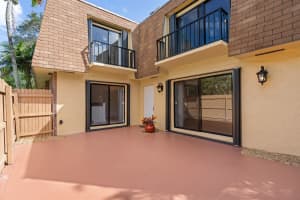 226 Alemeda Drive, Palm Springs