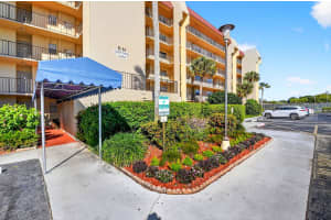 3661 Via Poinciana 410, Lake Worth
