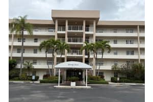 3930 Oaks Clubhouse Drive 408, Pompano Beach