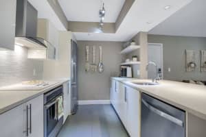 123 Yacht Club Way 108, Hypoluxo