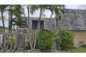 257 Lake Arbor Drive, Palm Springs