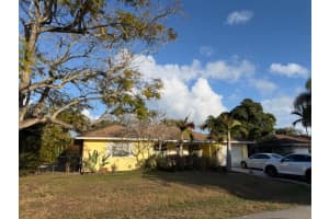 394 Evergreen Avenue, Tequesta