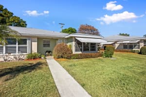 113 Lakes End Drive D, Fort Pierce