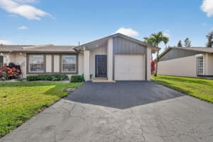 5404 Viburnum Circle, Delray Beach