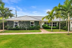 7521 Edgewater Circle, Lake Clarke Shores