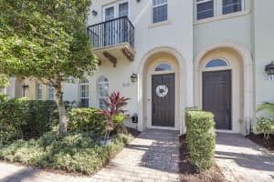 7654 Via Flores Way, Boca Raton