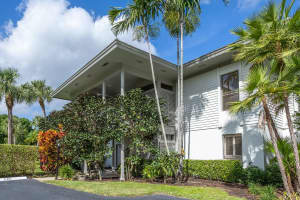 11842 Pebblewood Drive 201, Wellington