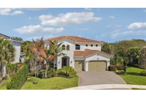 2475 Ne Evinrude Circle, Jensen Beach