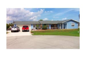 1907 Se Woodside Place, Palm City