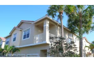 158 Village Boulevard Apt J, Tequesta