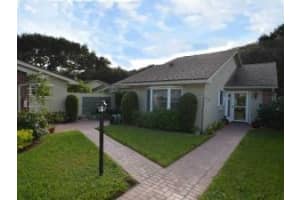 125 E Park Shores Circle Apt 21e, Vero Beach